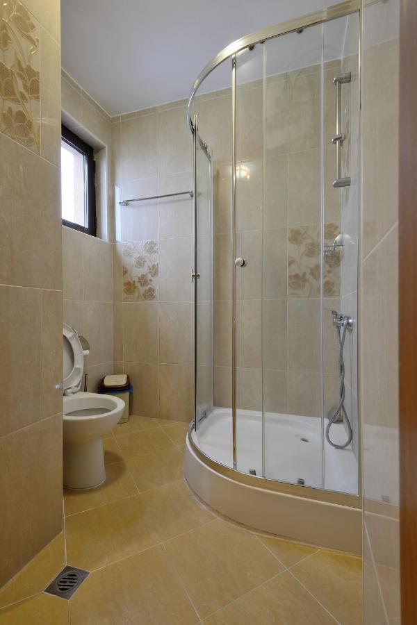 Fantasy Apartaments And Studios Avenue Комплекс Фантазия Хисаря Exterior foto